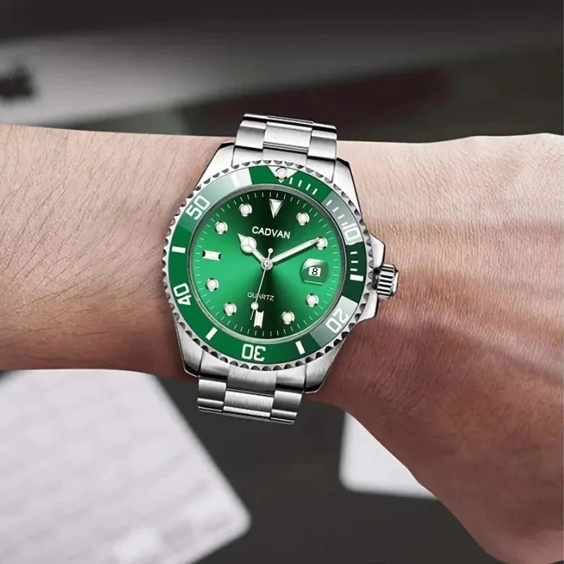 Relógio masculino CADVAN verde com mostrador romano e pulseira metálica