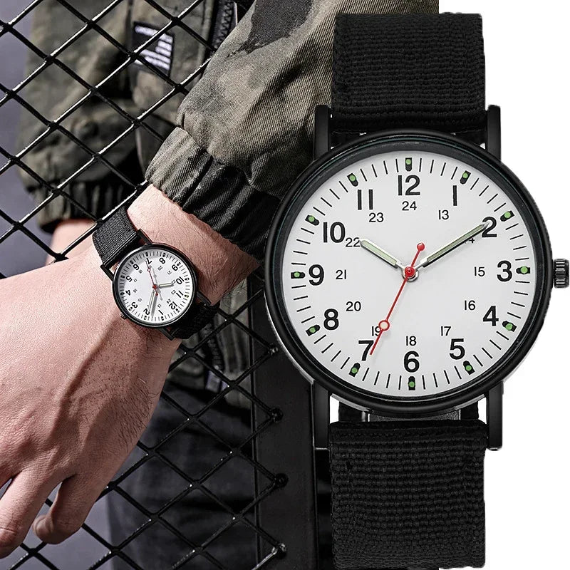 Relógio masculino preto com mostrador branco, pulseira de nylon e estilo militar casual