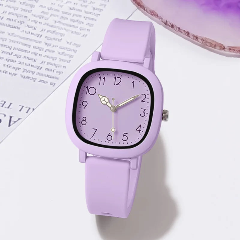 Relógio feminino quadrado roxo com mostrador moderno e pulseira silicone