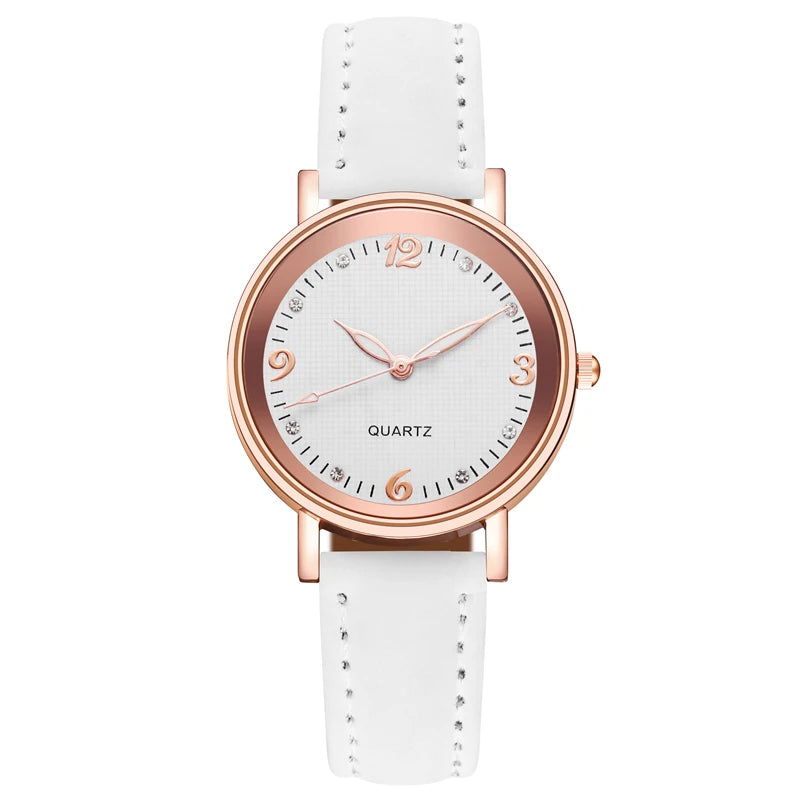 Relógio feminino redondo branco com pulseira de couro e mostrador minimalista