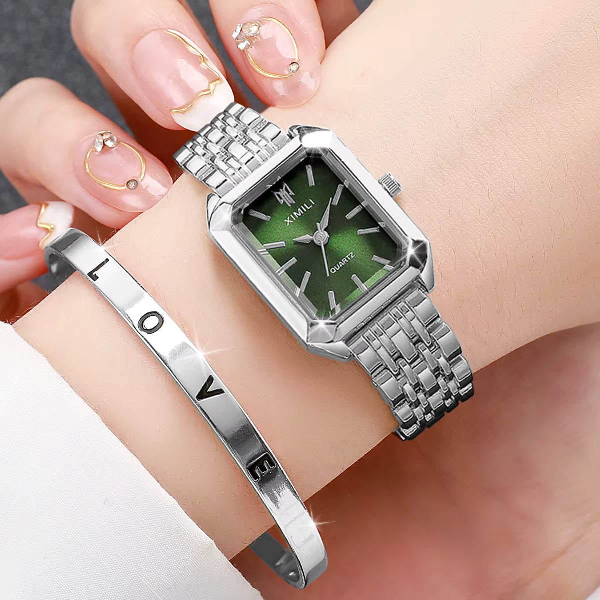 Relógio Ximili feminino verde prateado com mostrador verde e pulseira prateada