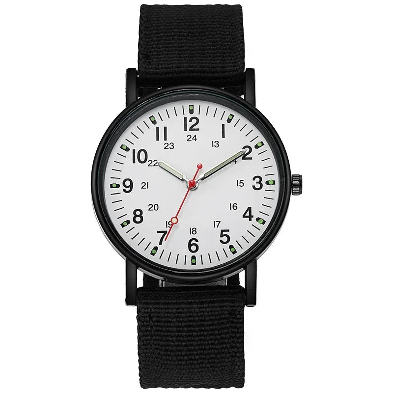 Relógio masculino preto com mostrador branco, pulseira de nylon e estilo militar casual