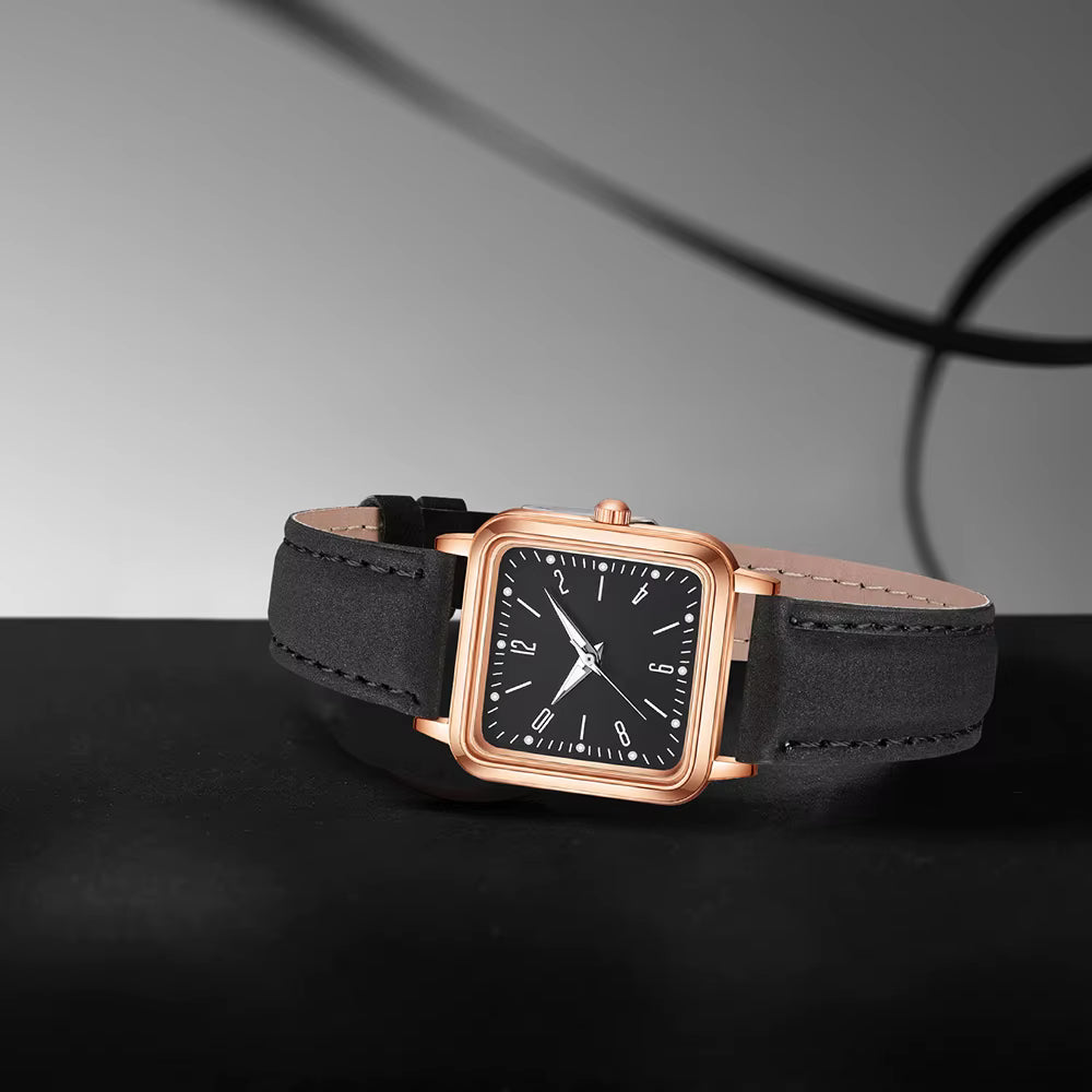 Relógio feminino quadrado preto com pulseira couro e bracelete coração dourado, design elegante e moderno.