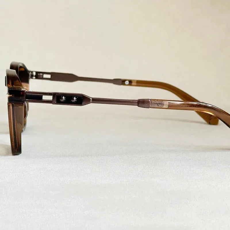 Óculos quadrado marrom retrô com armação em acetato e lente UV400 escura para sol