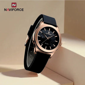 Relógio feminino preto NAVIFORCE com pulseira de silicone e mostrador floral