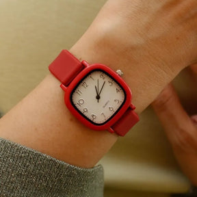 Relógio feminino vermelho quadrado com pulseira silicone e mostrador clean