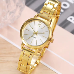 Relógio feminino dourado com pulseira elegante e mostrador minimalista