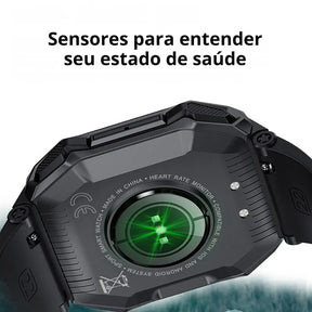 Smartwatch militar verde masculino com chamadas, monitoramento de saúde e visual esportivo robusto.