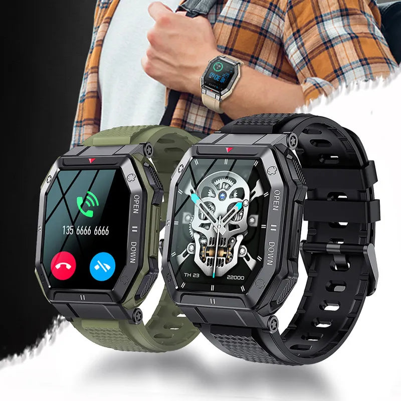Smartwatch militar preto masculino com ligações, monitoramento saúde e visual esportivo sofisticado.