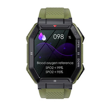 Smartwatch militar verde masculino com chamadas, monitoramento de saúde e visual esportivo robusto.