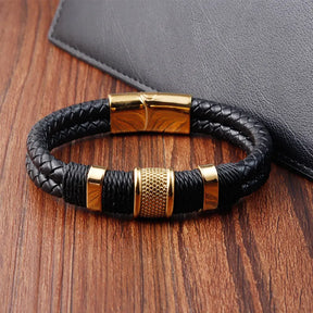 Pulseira masculina couro trançado com detalhe em aço inoxidável dourado