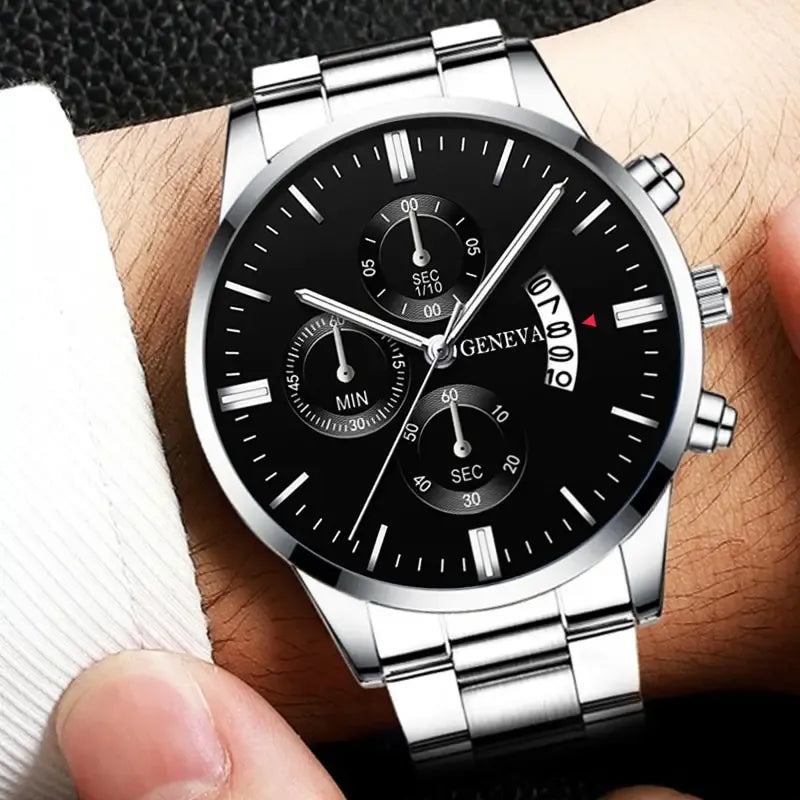 Relógio Mônaco masculino prata com mostrador preto e pulseira em aço inoxidável