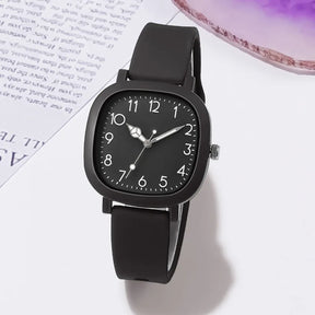 Relógio feminino preto quadrado com pulseira silicone e mostrador clean