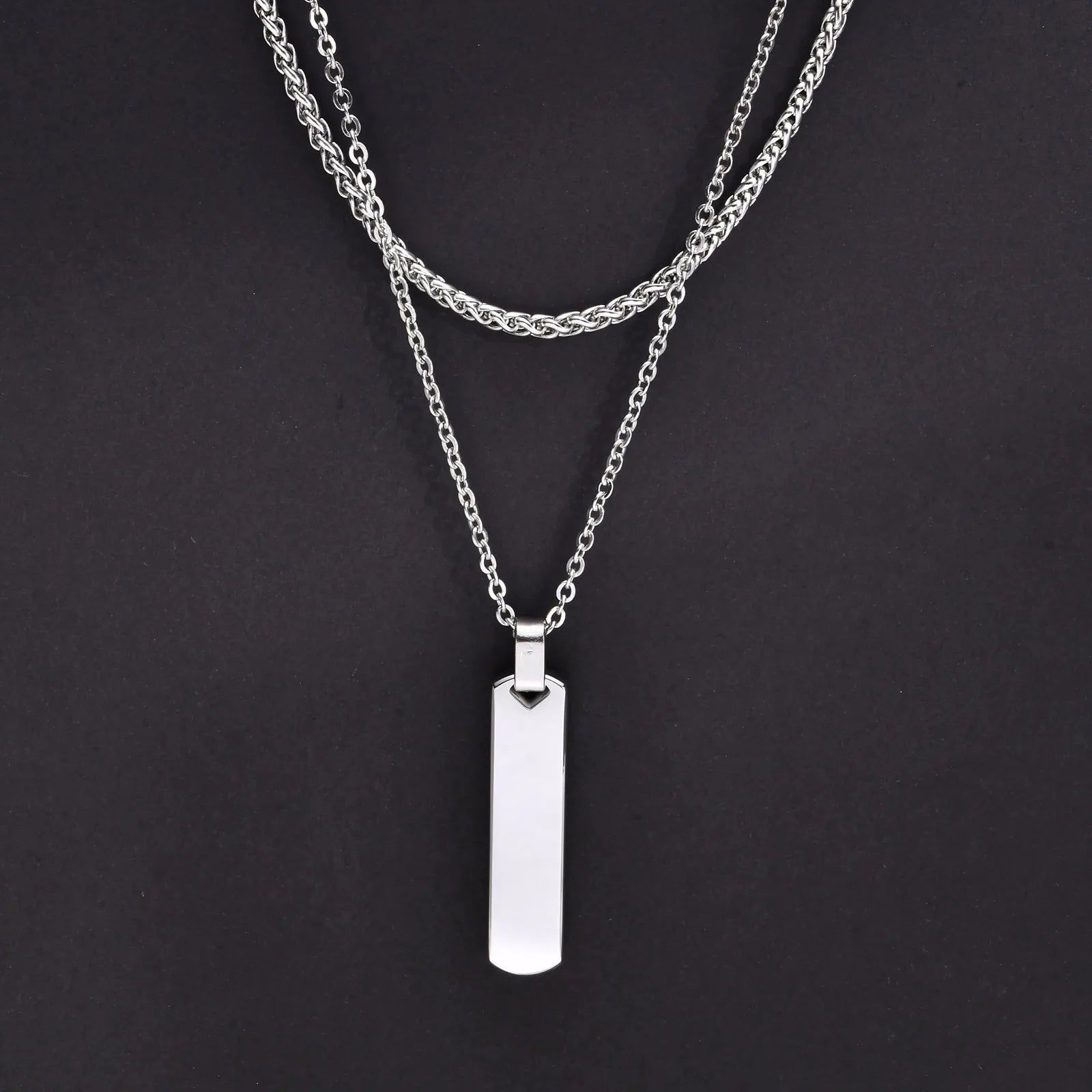 Colar masculino duplo prata em aço inox com corrente cubana e pingente barra geométrica