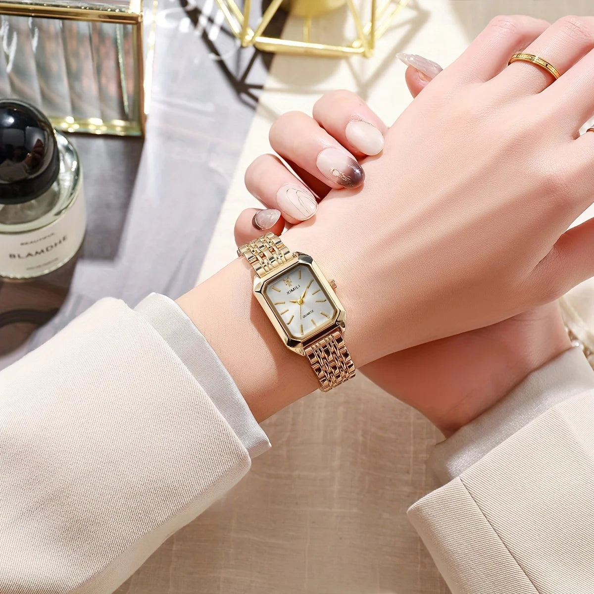 Relógio Ximili Feminino com design Minimalista Dourado