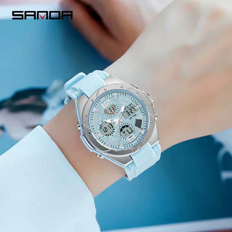Relógio SANDA branco com mostrador digital e pulseira silicone.