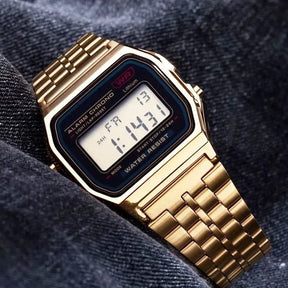 Relógio Clássico dourado com pulseira de aço inoxidável e display LED.