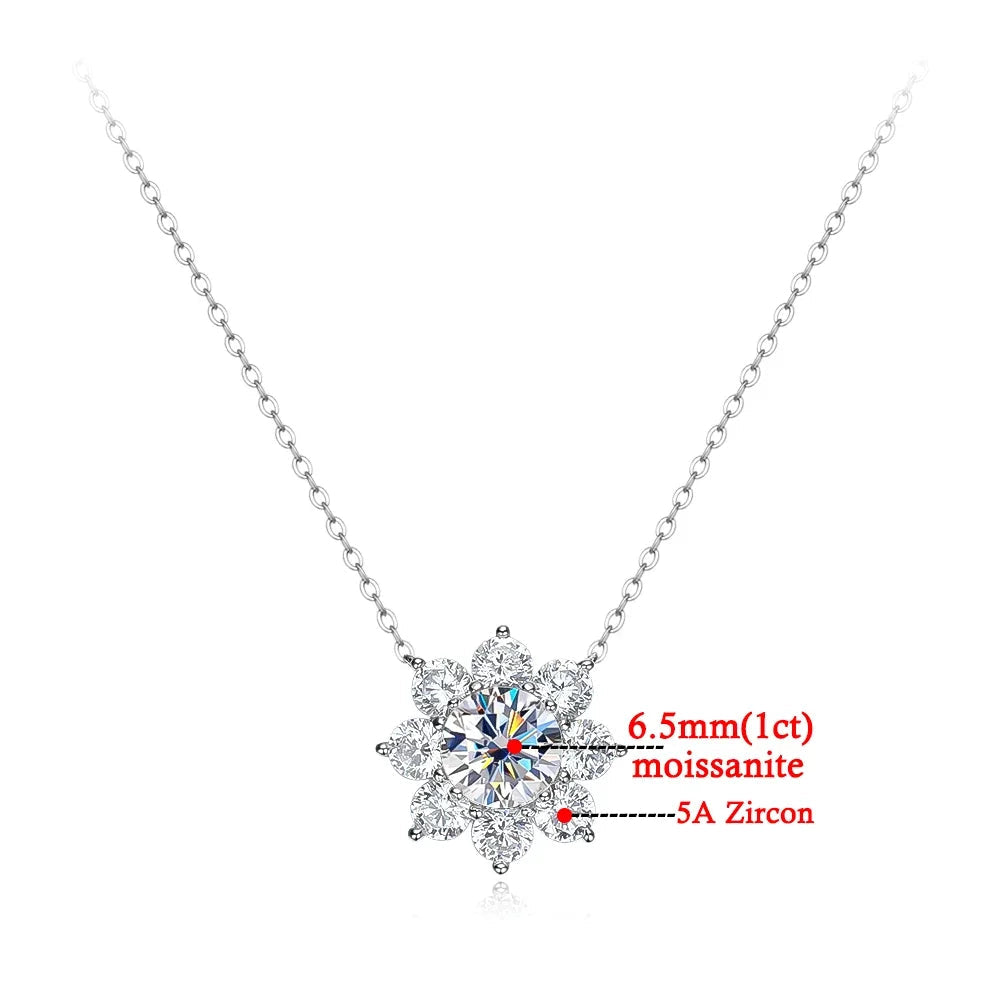 Colar flor com pedra Moissanite 1ct em prata 925, com brilho intenso e design elegante.