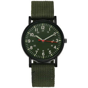 Relógio verde militar masculino com mostrador escuro e pulseira de nylon resistente