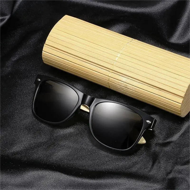Óculos de sol quadrado com armação preta e hastes de bambu, lente polarizada UV400

