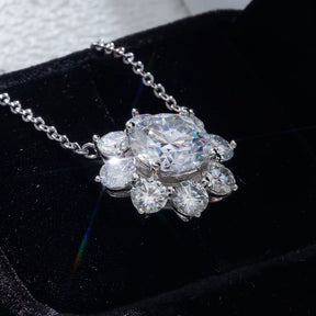Conjunto colar e brincos Moissanite Flor em prata 925 com pedras centrais certificadas e brilho refinado.