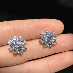Conjunto colar e brincos Moissanite Flor em prata 925 com pedras centrais certificadas e brilho refinado.