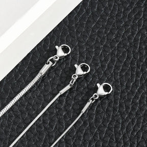 Pulseira prateada em aço inox com design snake bone unissex