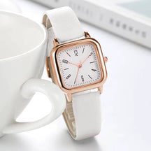 Relógio feminino minimalista com pulseira de couro branca e mostrador clean