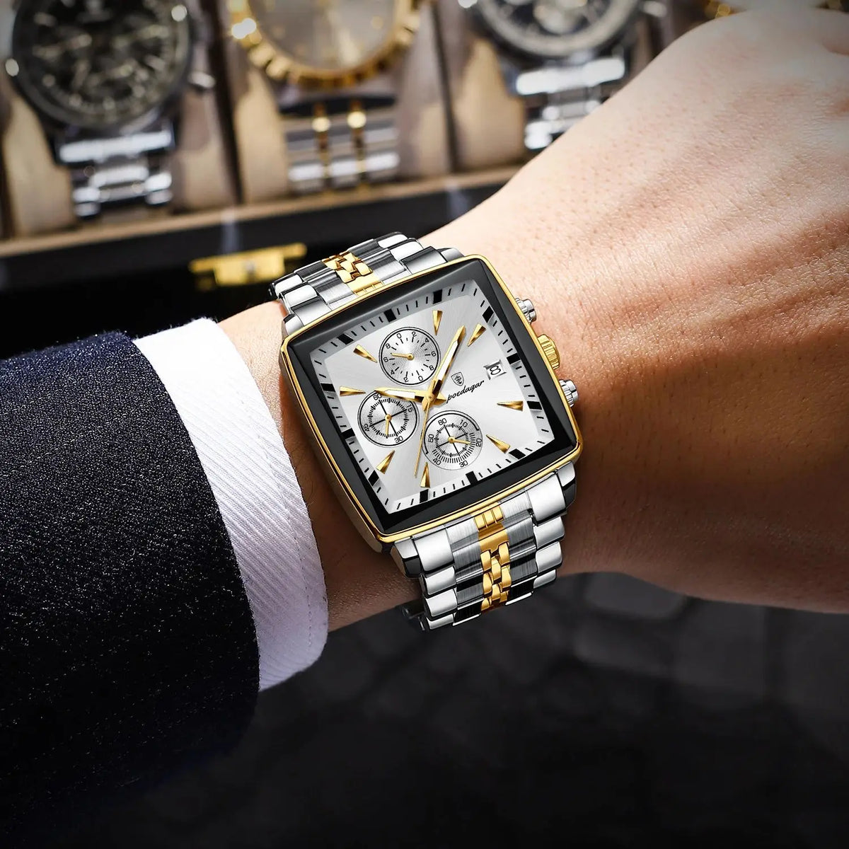 Relógio masculino POEDAGAR ouro branco com mostrador claro e pulseira inox dourada