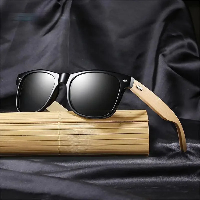 Óculos de sol quadrado com armação preta e hastes de bambu, lente polarizada UV400

