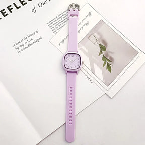 Relógio feminino quadrado roxo com mostrador moderno e pulseira silicone