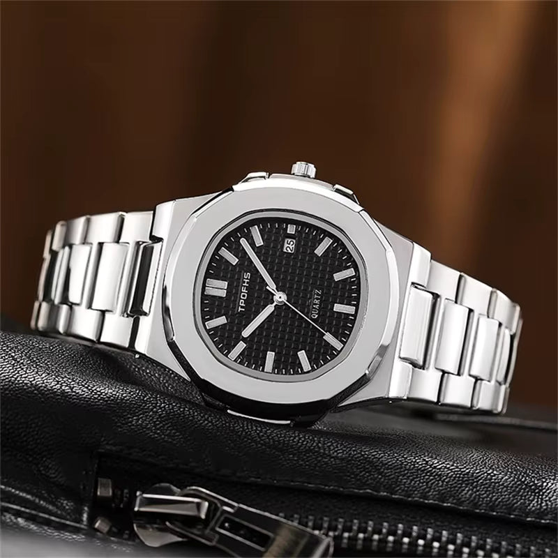 Relógio masculino aço inoxidável com mostrador preto e pulseira prateada.
