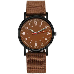 Relógio masculino marrom com mostrador bege e pulseira de nylon resistente