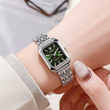 Relógio Ximili feminino verde prateado com mostrador verde e pulseira prateada