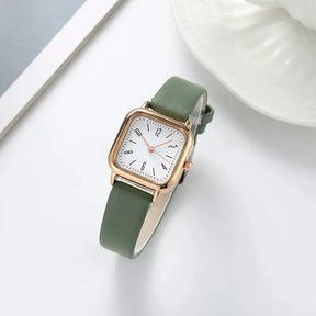 Relógio feminino minimalista com pulseira de couro verde e mostrador branco