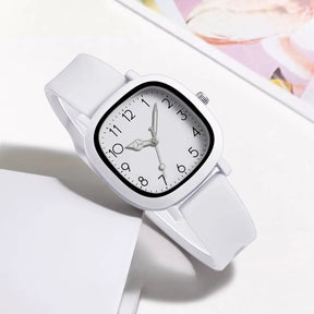 Relógio feminino branco quadrado com pulseira de silicone e mostrador clean