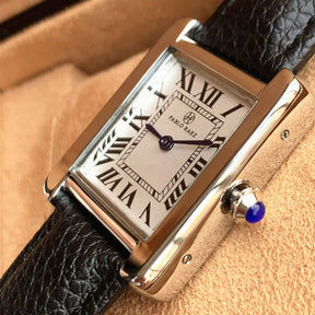 Relógio masculino quadrado com mostrador romano e pulseira de couro preto