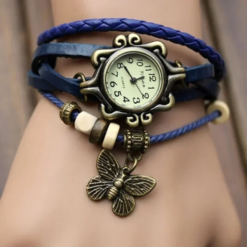 Relógio vintage azul com couro trançado e pingente borboleta feminino