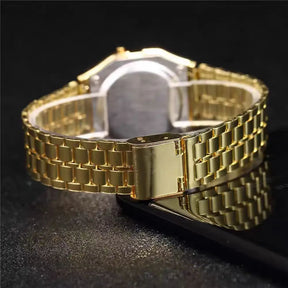 Relógio Clássico dourado com pulseira de aço inoxidável e display LED.