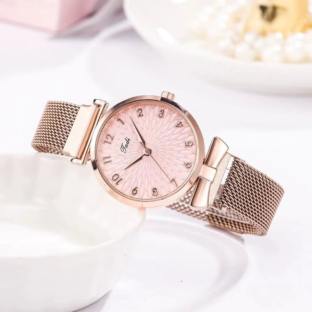Relógio feminino rosa com pulseira strass rosé gold conjunto elegante.