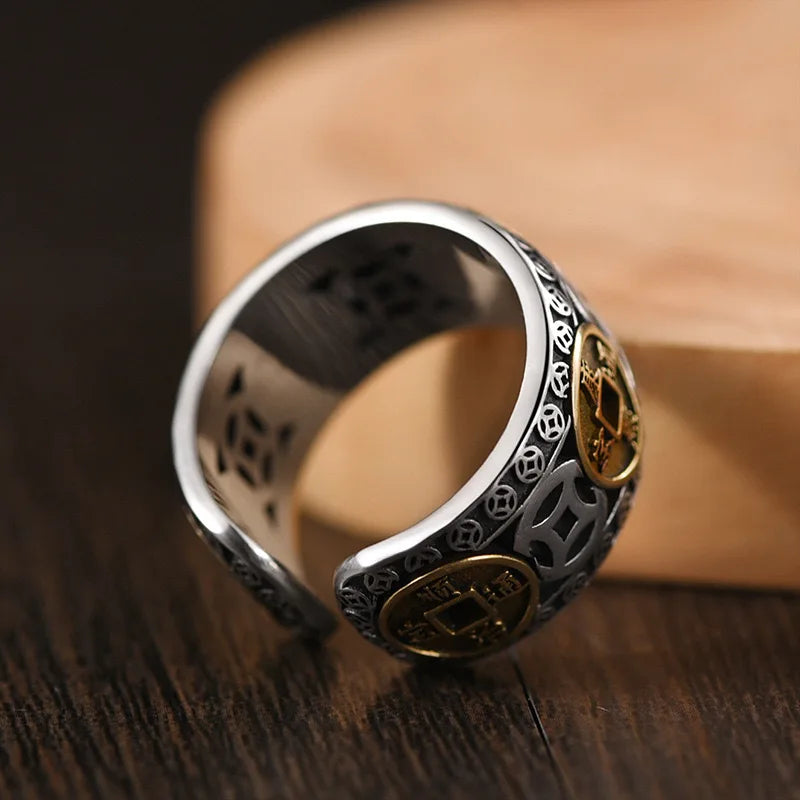 Anel unissex estilo vintage com moedas douradas dos cinco imperadores e estrutura em prata 925