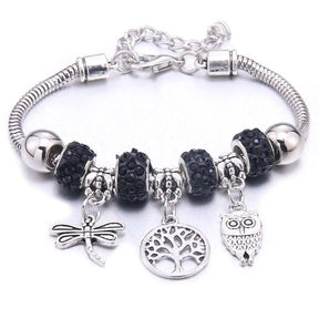 Pulseira berloque prata com pingentes de coruja, libélula e árvore da vida, disponível em várias cores brilhantes