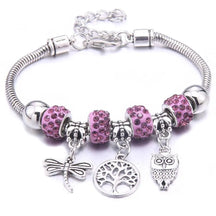 Pulseira berloque prata com pingentes de coruja, libélula e árvore da vida, disponível em várias cores brilhantes