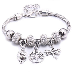 Pulseira berloque prata com pingentes de coruja, libélula e árvore da vida, disponível em várias cores brilhantes