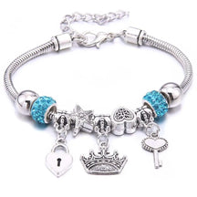 Pulseira berloque prata com pingentes de coruja, libélula e árvore da vida, disponível em várias cores brilhantes