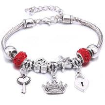 Pulseira berloque prata com pingentes de coruja, libélula e árvore da vida, disponível em várias cores brilhantes