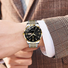 Relógio masculino visor preto com pulseira inox e detalhes em dourado